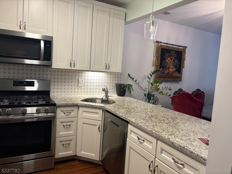 Rockaway Twp., New Jersey 07866, United States, 1 Bedroom Bedrooms, ,1 BathroomBathrooms,Residential,Pending,5113