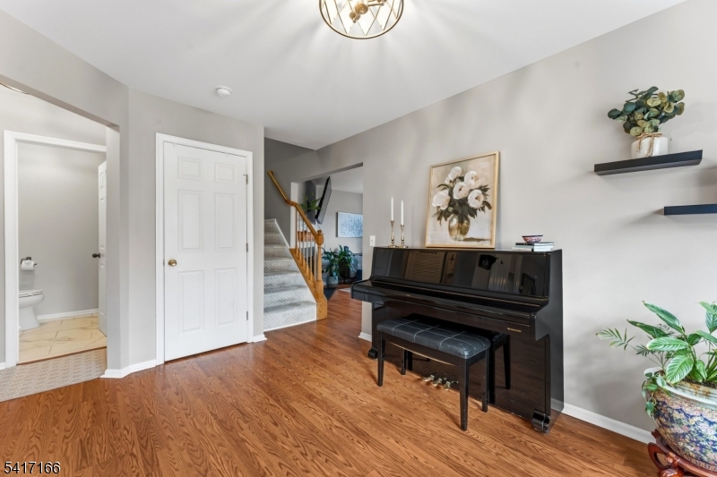 Crestmont Manor - Residential