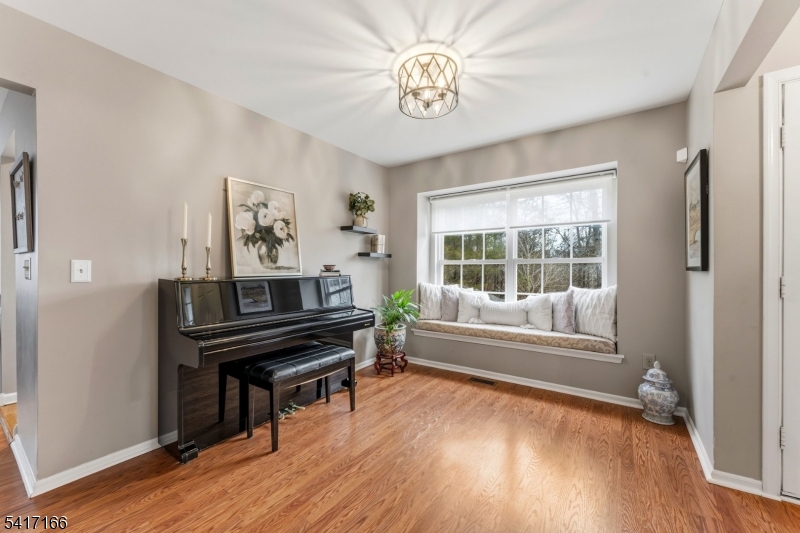 Crestmont Manor - Residential