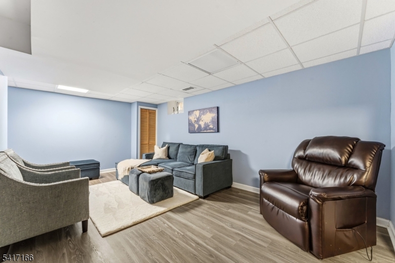 Crestmont Manor - Residential