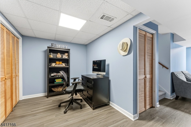 Crestmont Manor - Residential