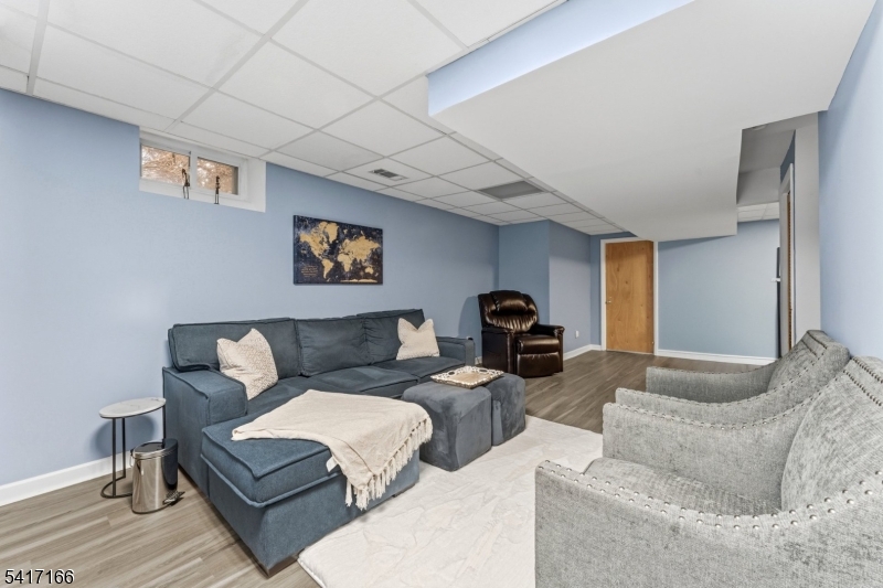 Crestmont Manor - Residential