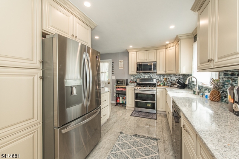 Pines Lake - Residential Lease