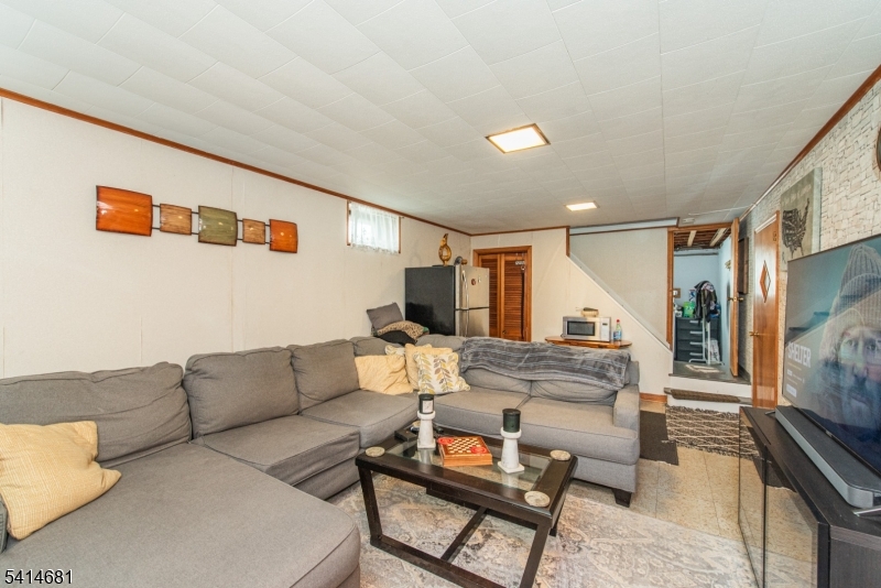 Pines Lake - Residential Lease