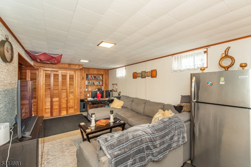 Pines Lake - Residential Lease