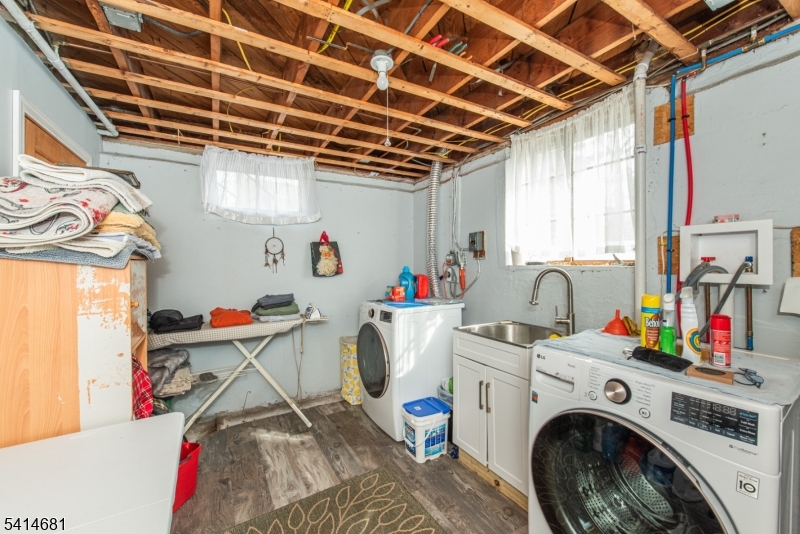 Pines Lake - Residential Lease