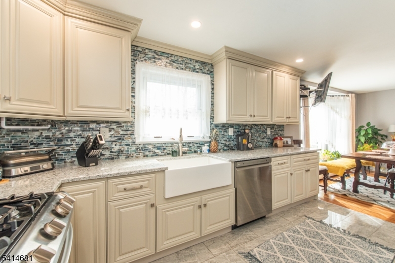 Pines Lake - Residential Lease