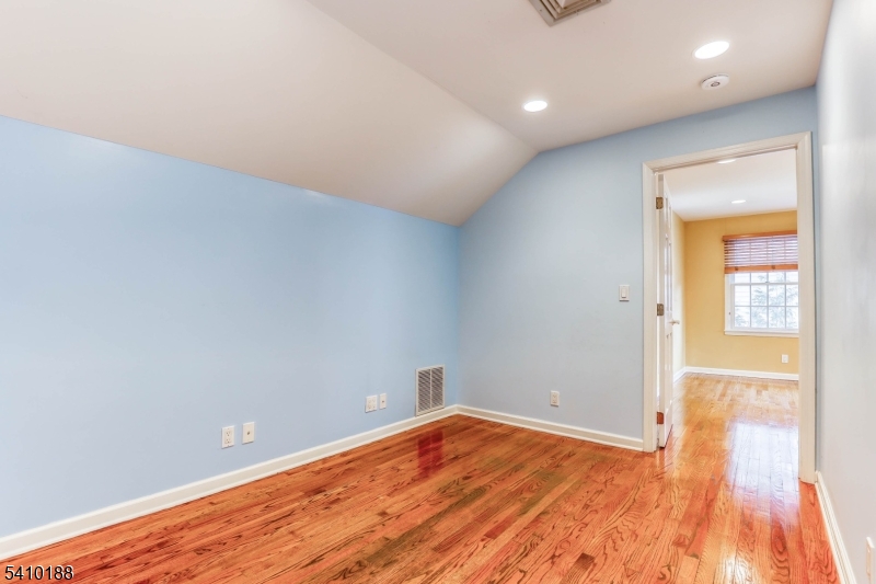 Poet Section - Residential Lease