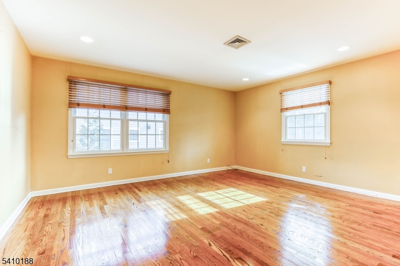 Poet Section - Residential Lease