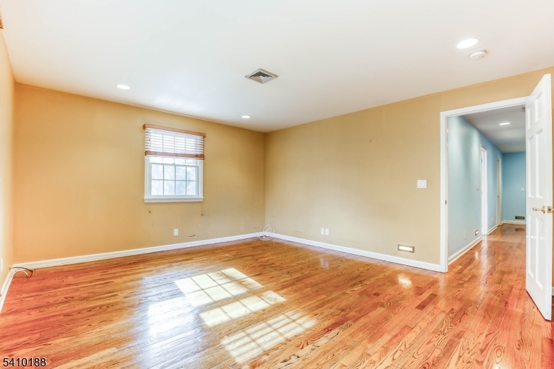 Poet Section - Residential Lease