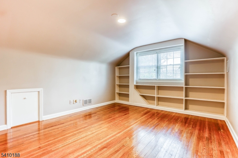 Poet Section - Residential Lease