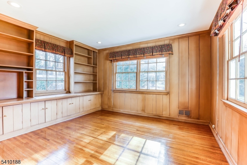 Poet Section - Residential Lease