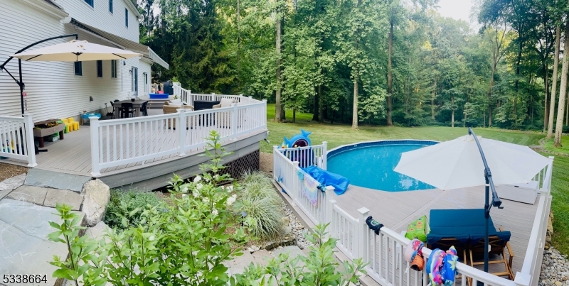 Bethlehem Twp., New Jersey 08802, United States, 4 Bedrooms Bedrooms, ,3 BathroomsBathrooms,Residential,Pending,83727