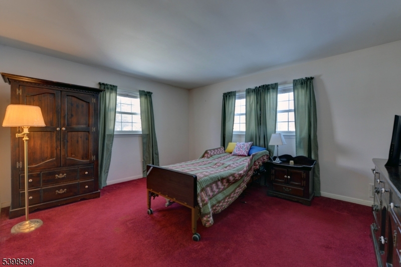 POMPTON PLAINS - Residential