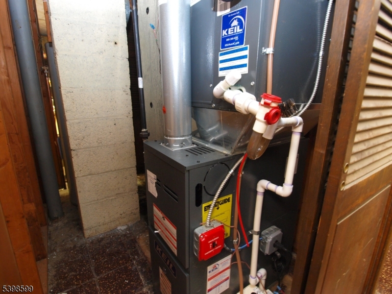 POMPTON PLAINS - Residential