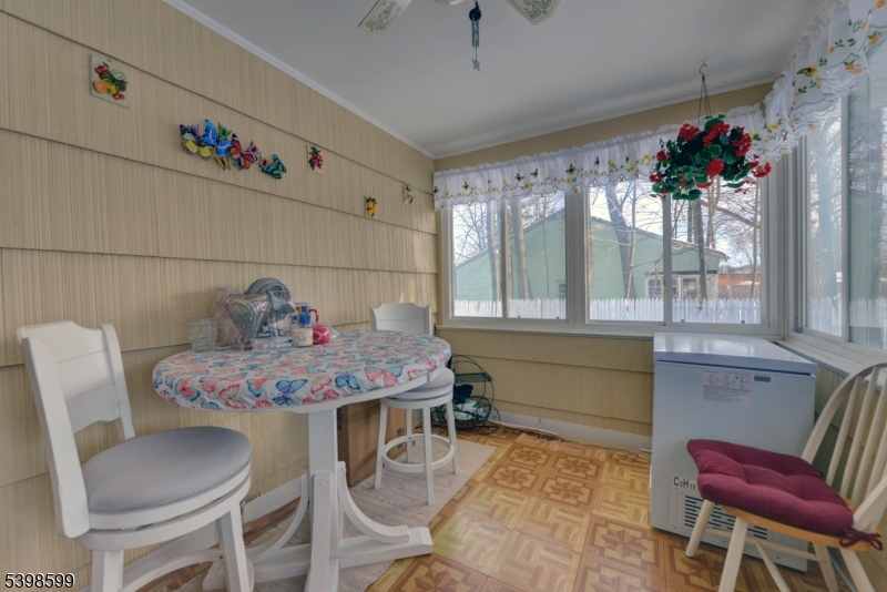 POMPTON PLAINS - Residential