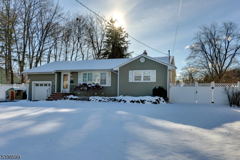 POMPTON PLAINS - Residential