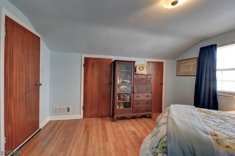 POMPTON PLAINS - Residential