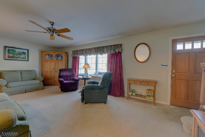 POMPTON PLAINS - Residential