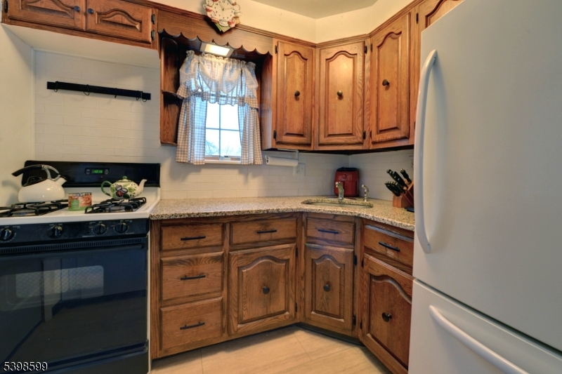 POMPTON PLAINS - Residential