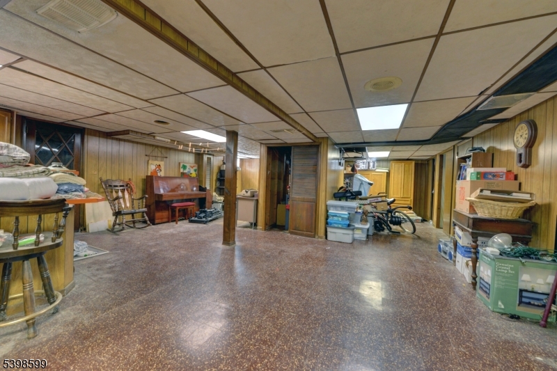 POMPTON PLAINS - Residential