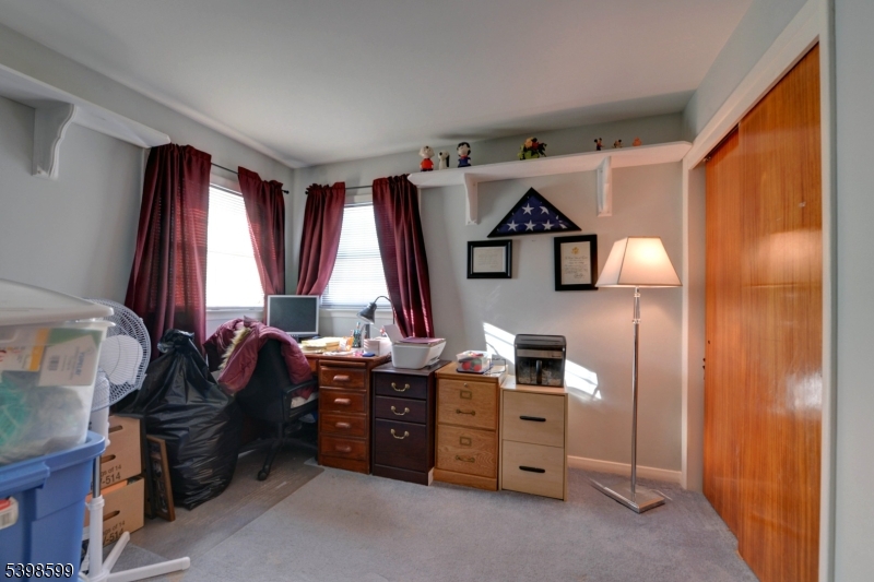 POMPTON PLAINS - Residential