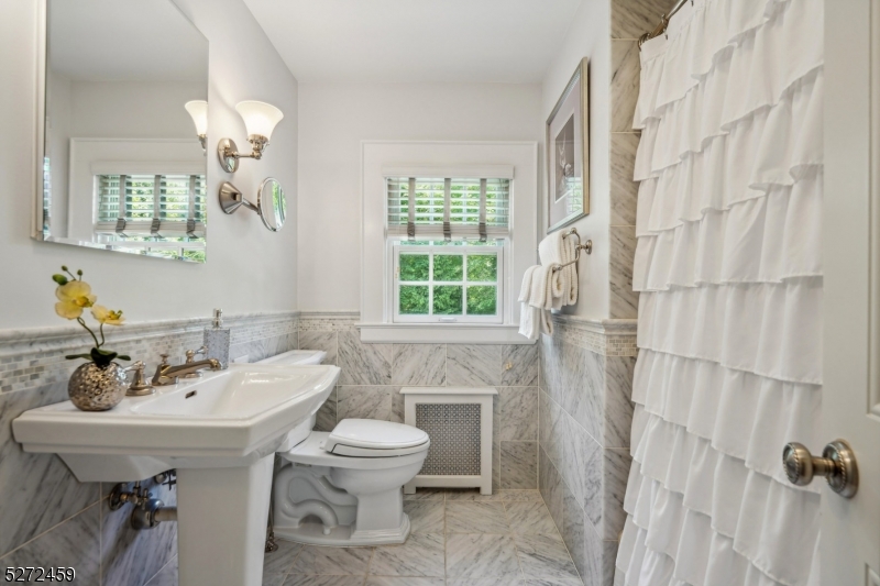 FARLEY ROAD - Residential