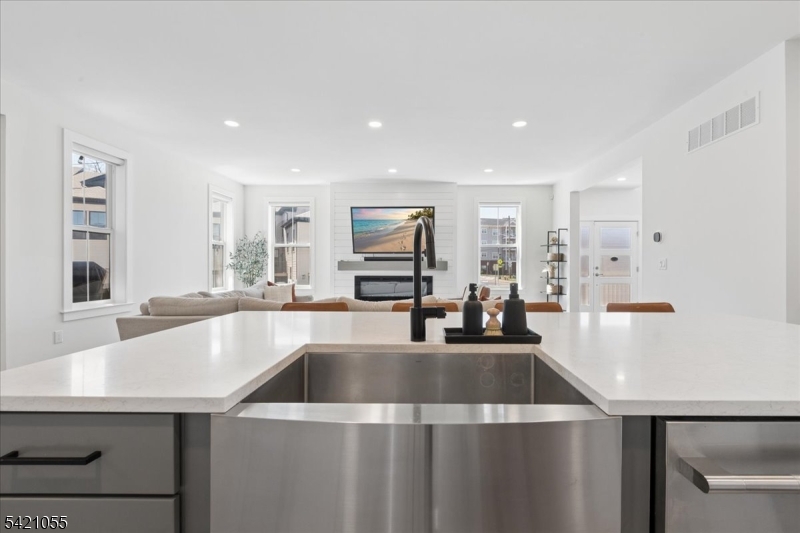 Montgomery Crossing - Residential