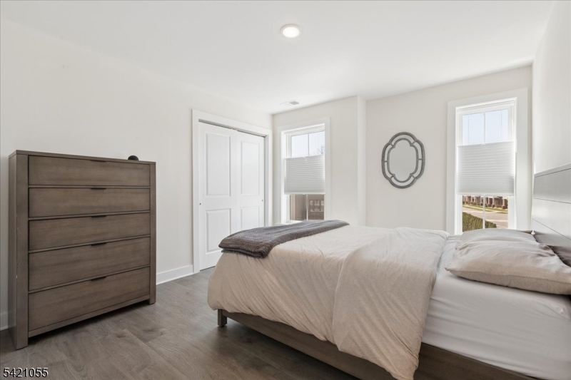 Montgomery Crossing - Residential