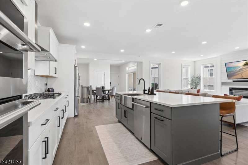 Montgomery Crossing - Residential