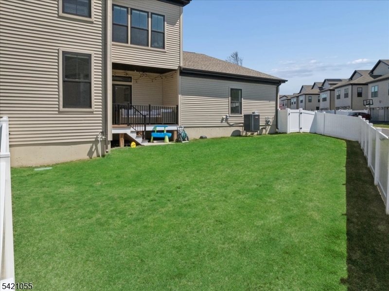 Montgomery Crossing - Residential