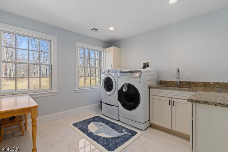 Washington Coner - Residential