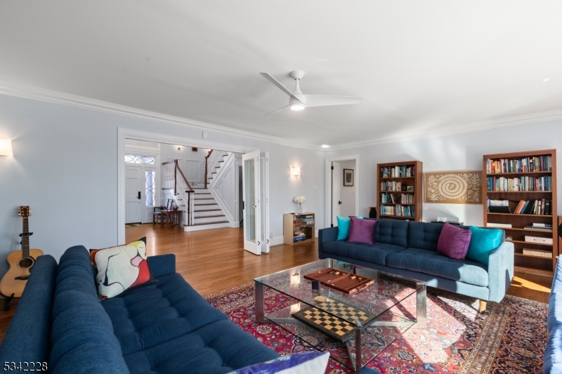 Washington Coner - Residential