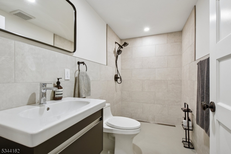 Walnut Street - Residential