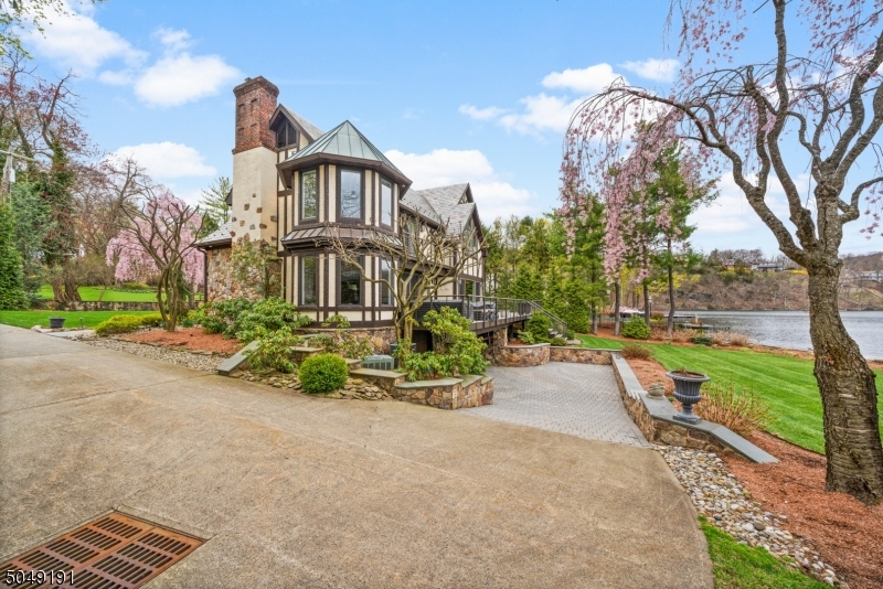 LAKE MOHAWK - Residential