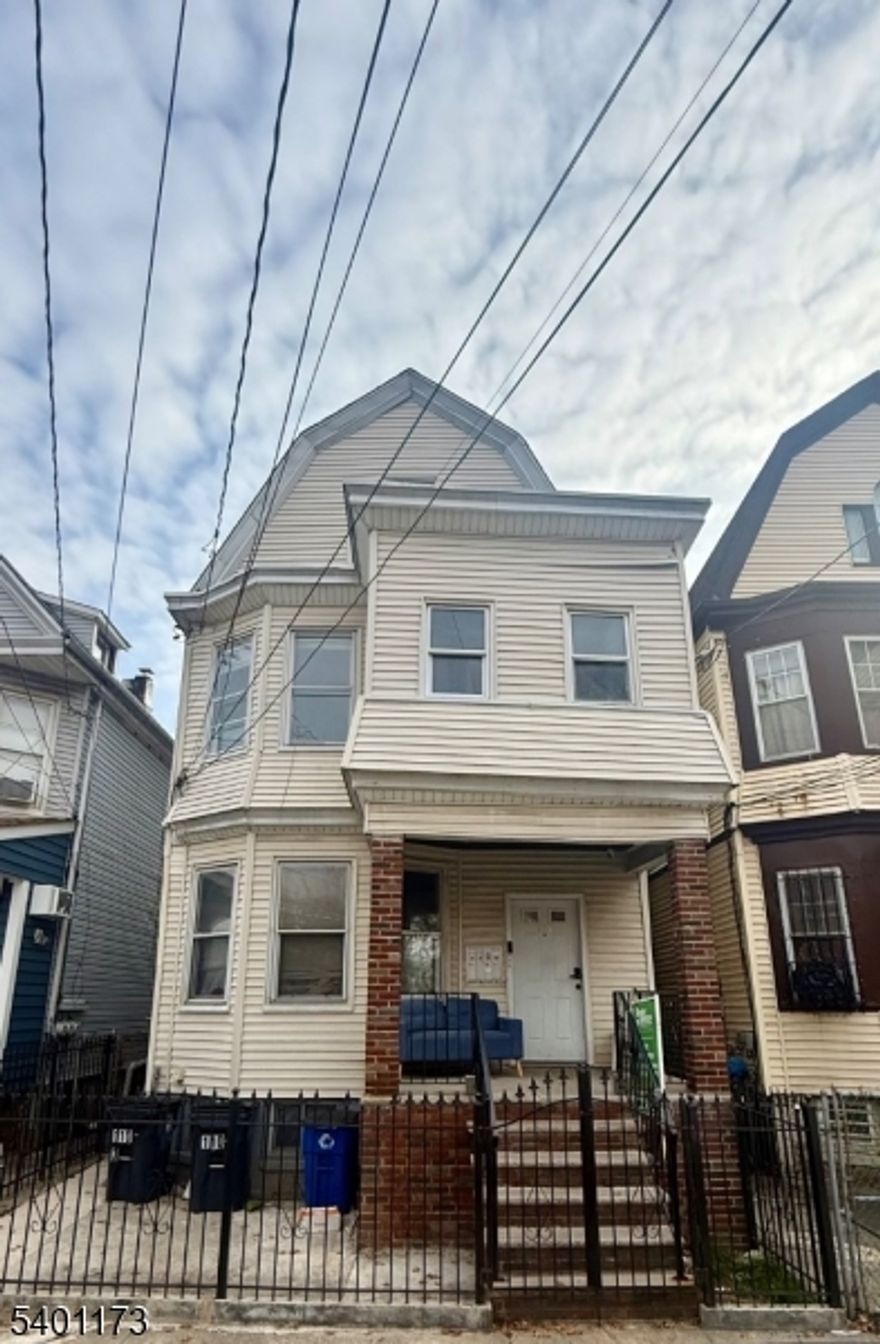 A must see, is this huge apartment located on the second floor. 3 very nice size bedrooms with closets, full bathroom, nice kitchen and plenty of natural light throughout, and storage in the basement. Nestled between Branch Brook Park and the Passaic River in North Newark. Close to major highways, parks, restaurants, The Prudential Center, Colleges and transportation into NYC!! Minutes away from Newark's Penn Station as well as Newark's Liberty Airport and one block away, proximity to hospitals and universities.