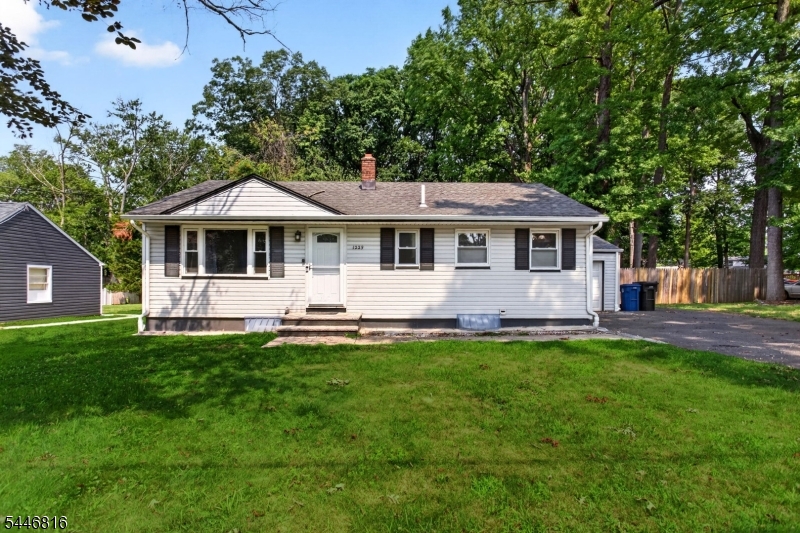 Photo 1 of 28 — 1229 Oxford Ave, Plainfield City, NJ 07062