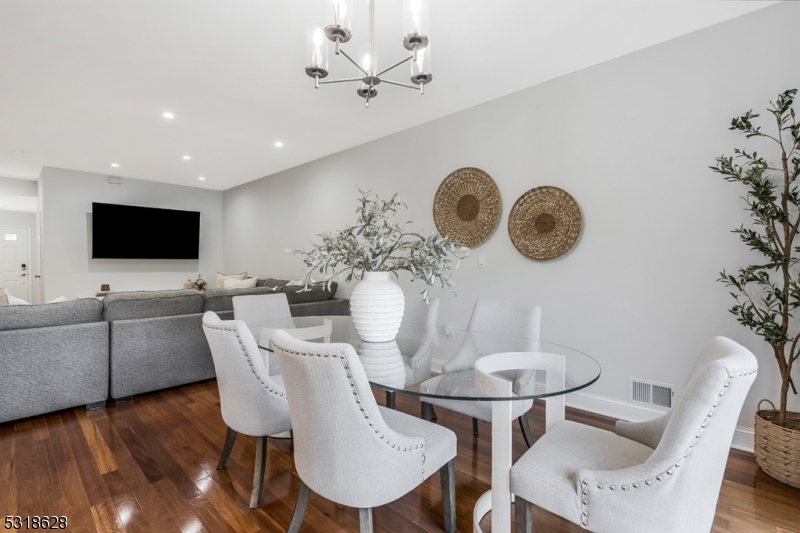 Rose Arbor - Residential