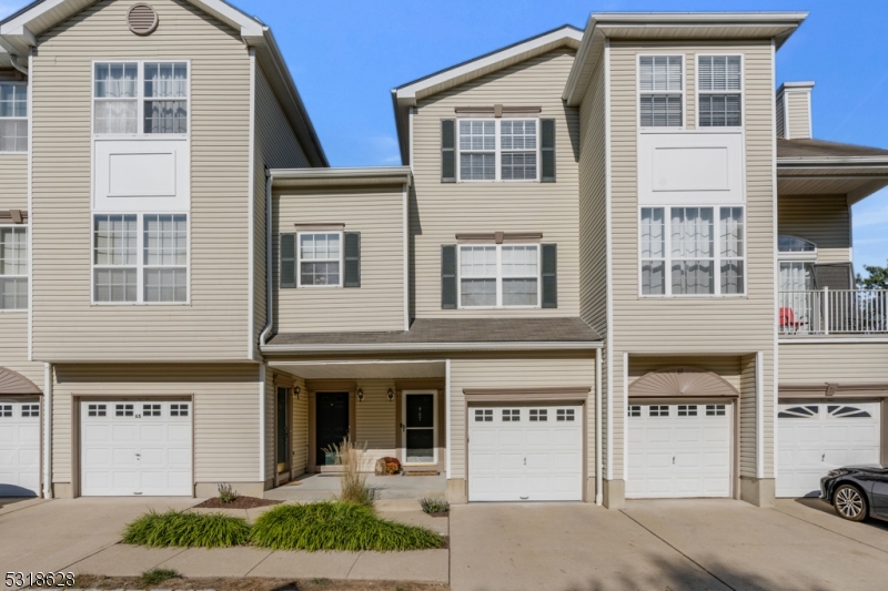 Rose Arbor - Residential