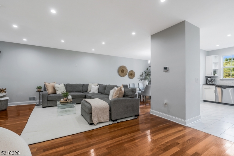 Rose Arbor - Residential