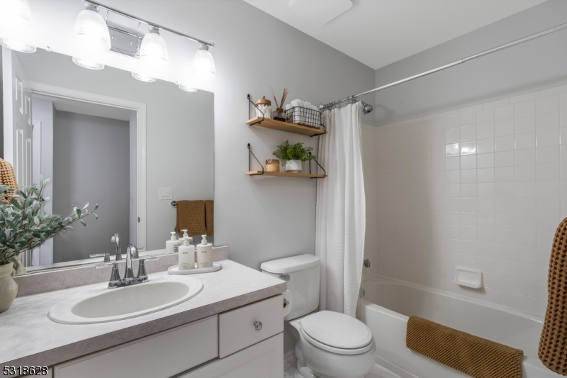 Rose Arbor - Residential