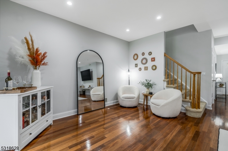 Rose Arbor - Residential