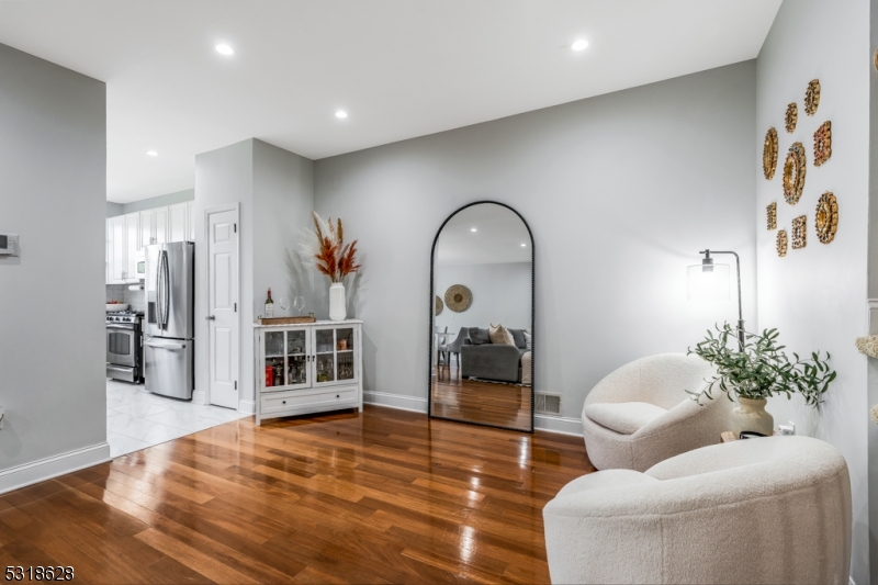 Rose Arbor - Residential