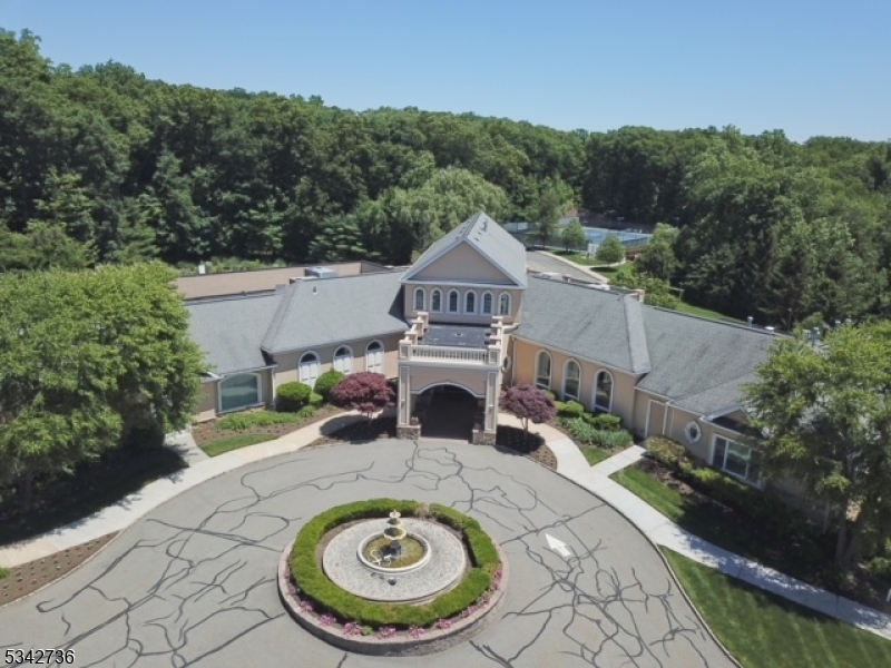 Rockaway Twp., New Jersey 07866, United States, 2 Bedrooms Bedrooms, ,2 BathroomsBathrooms,Residential,Active,84792