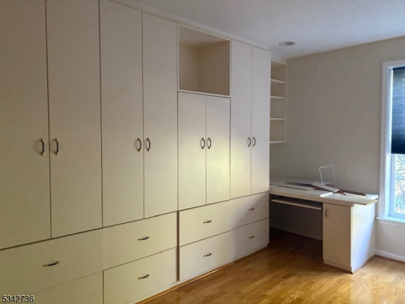 Rockaway Twp., New Jersey 07866, United States, 2 Bedrooms Bedrooms, ,2 BathroomsBathrooms,Residential,Active,84792