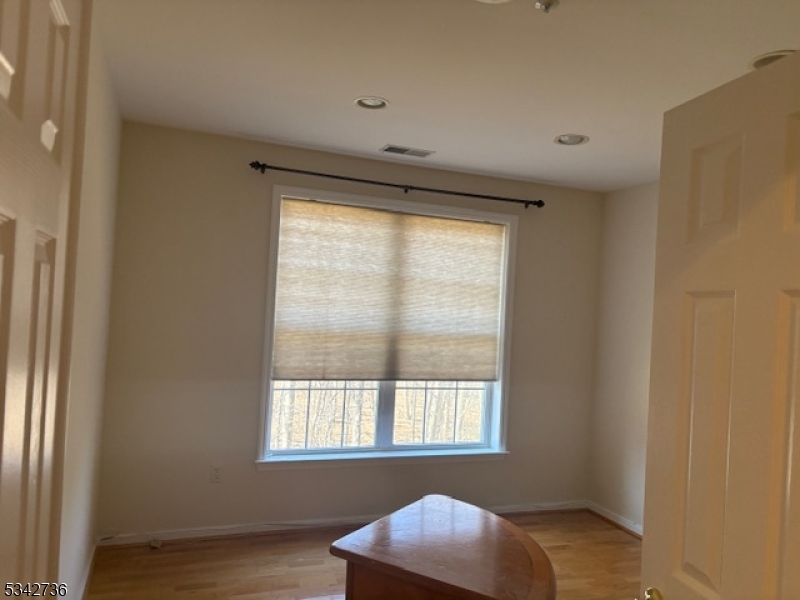 Rockaway Twp., New Jersey 07866, United States, 2 Bedrooms Bedrooms, ,2 BathroomsBathrooms,Residential,Active,84792