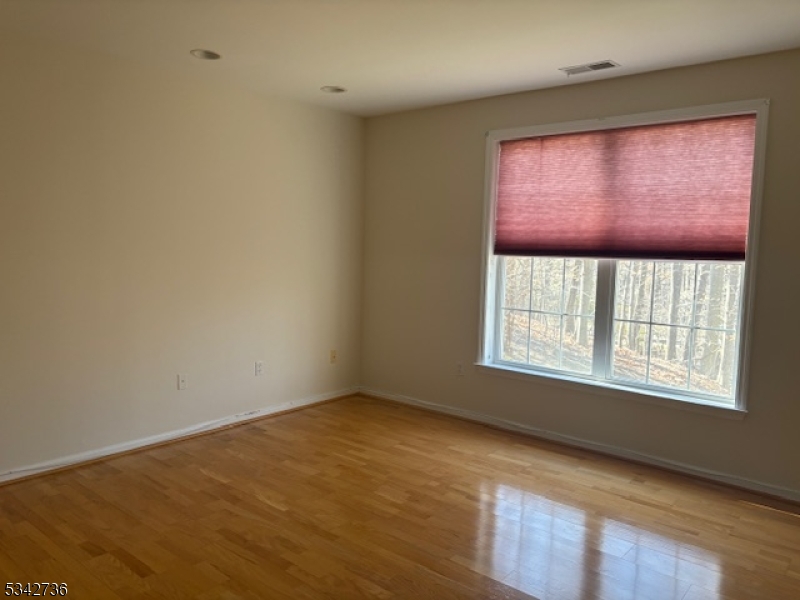 Rockaway Twp., New Jersey 07866, United States, 2 Bedrooms Bedrooms, ,2 BathroomsBathrooms,Residential,Active,84792