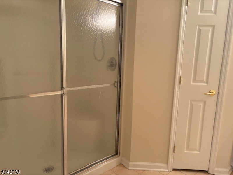 Rockaway Twp., New Jersey 07866, United States, 2 Bedrooms Bedrooms, ,2 BathroomsBathrooms,Residential,Active,84792