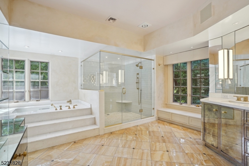 GOLF EDGE - Residential