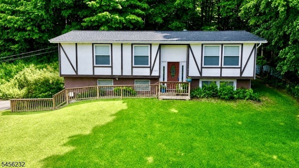 131 MUNSONHURST RD, FRANKLIN, NJ 07416 - Image baf0b9e36f554b04b2ca84047fcc6a09/2017434340